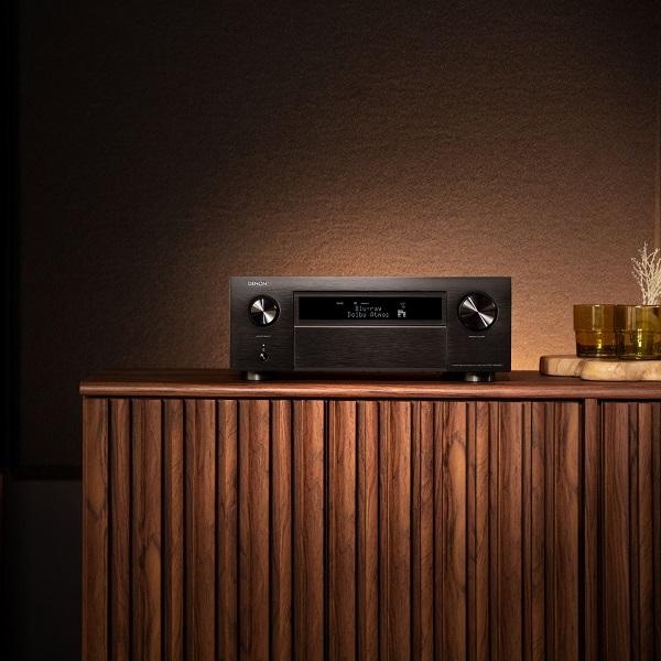 Merüljön el a Denon legendás hangminőségében és a 3D hangzásban az új 8K AVC-X6800H-val. Merüljön el a Denon legendás hangminőségében és a 3D hangzásban az új 8K AVC-X6800H-val.
