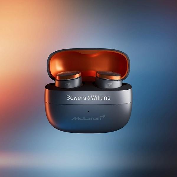 A Bowers & Wilkins bemutatja a Pi8 McLaren Edition fülhallgatót, amely a díjnyertes modell presztízsét és exkluzivitását új szintre emeli