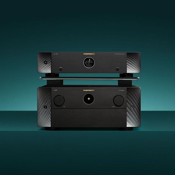 Bemutatjuk a Marantz AV 30 és AMP 30 modelleket – kibővítve a Marantz referenciaminőségű házimozi-komponenseinek portfólióját. Bemutatjuk a Marantz AV 30 és AMP 30 modelleket – kibővítve a Marantz referenciaminőségű házimozi-komponenseinek portfólióját.